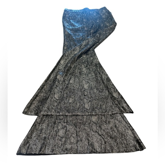 Wisteria Lane Python Bell Bottom Pants Size Large Black Silver Pull On - Picture 8 of 12